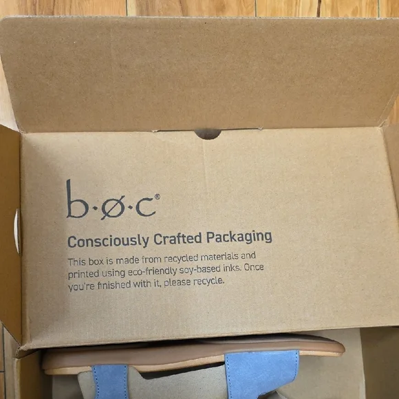 BOC by Born Hollyn Adjustable Strap Footbed Comfort Sandals Light Blue - Picture 11 of 12